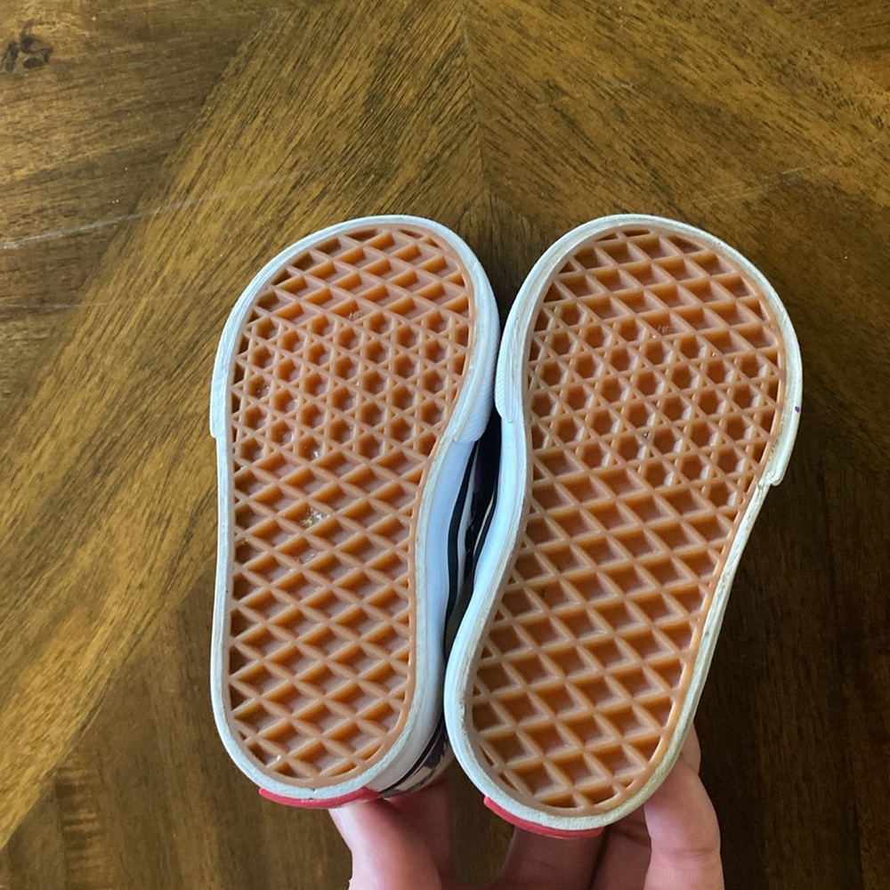 Vans - Picture 4 of 5